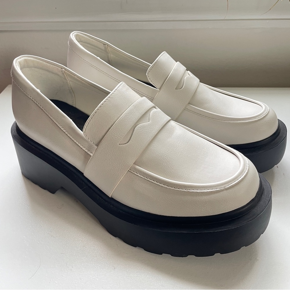 NWOT Wild Fable White Platform Loafers